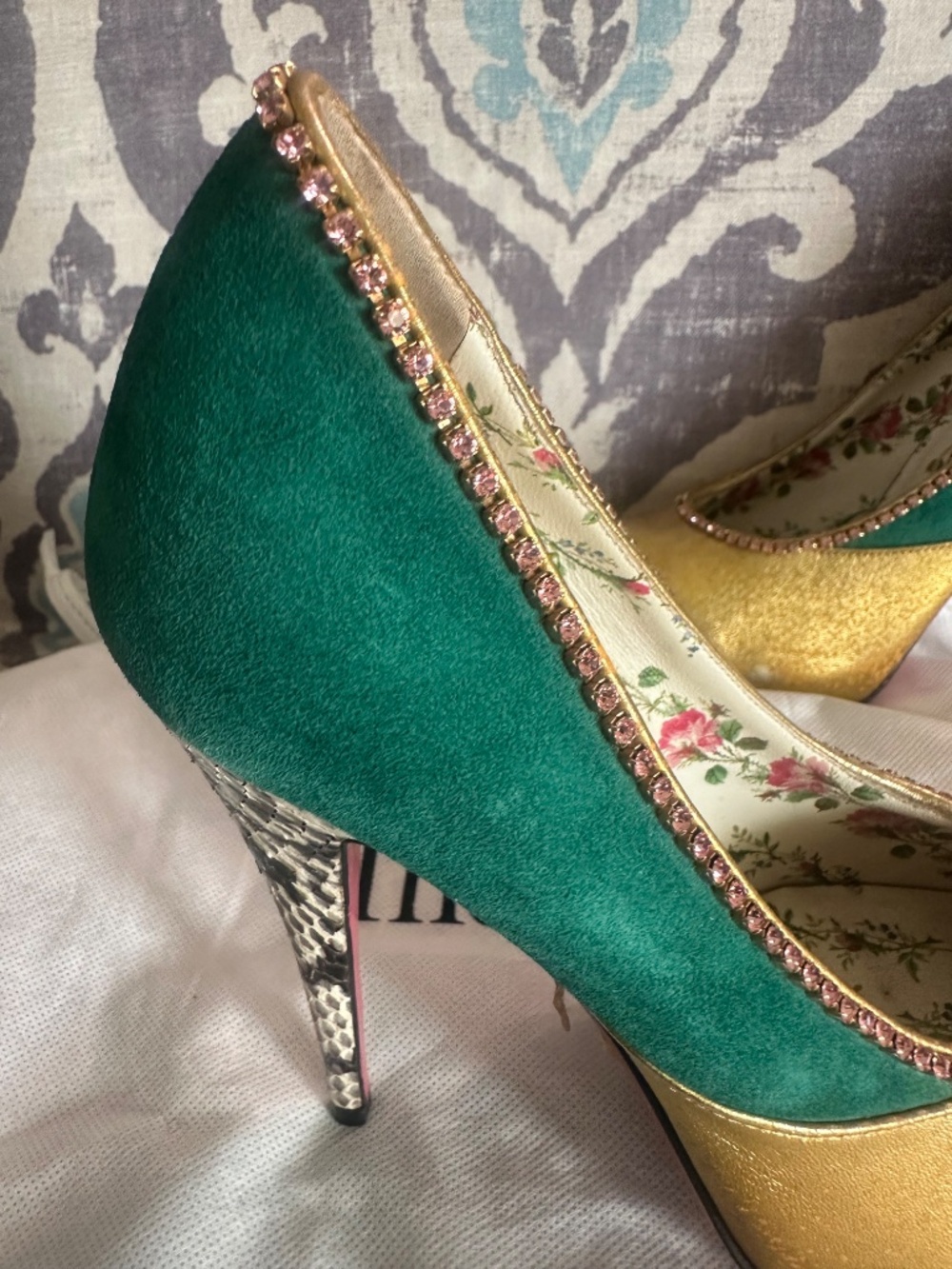 Authentic Gucci Leather & Suede Color block Pattern Pumps - Picture 8 of 15
